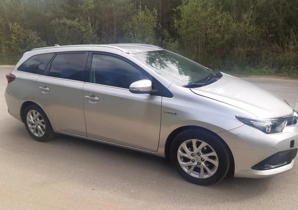 Toyota Auris cena 37900 przebieg: 105000, rok produkcji 2018 z Oleśnica małe 67